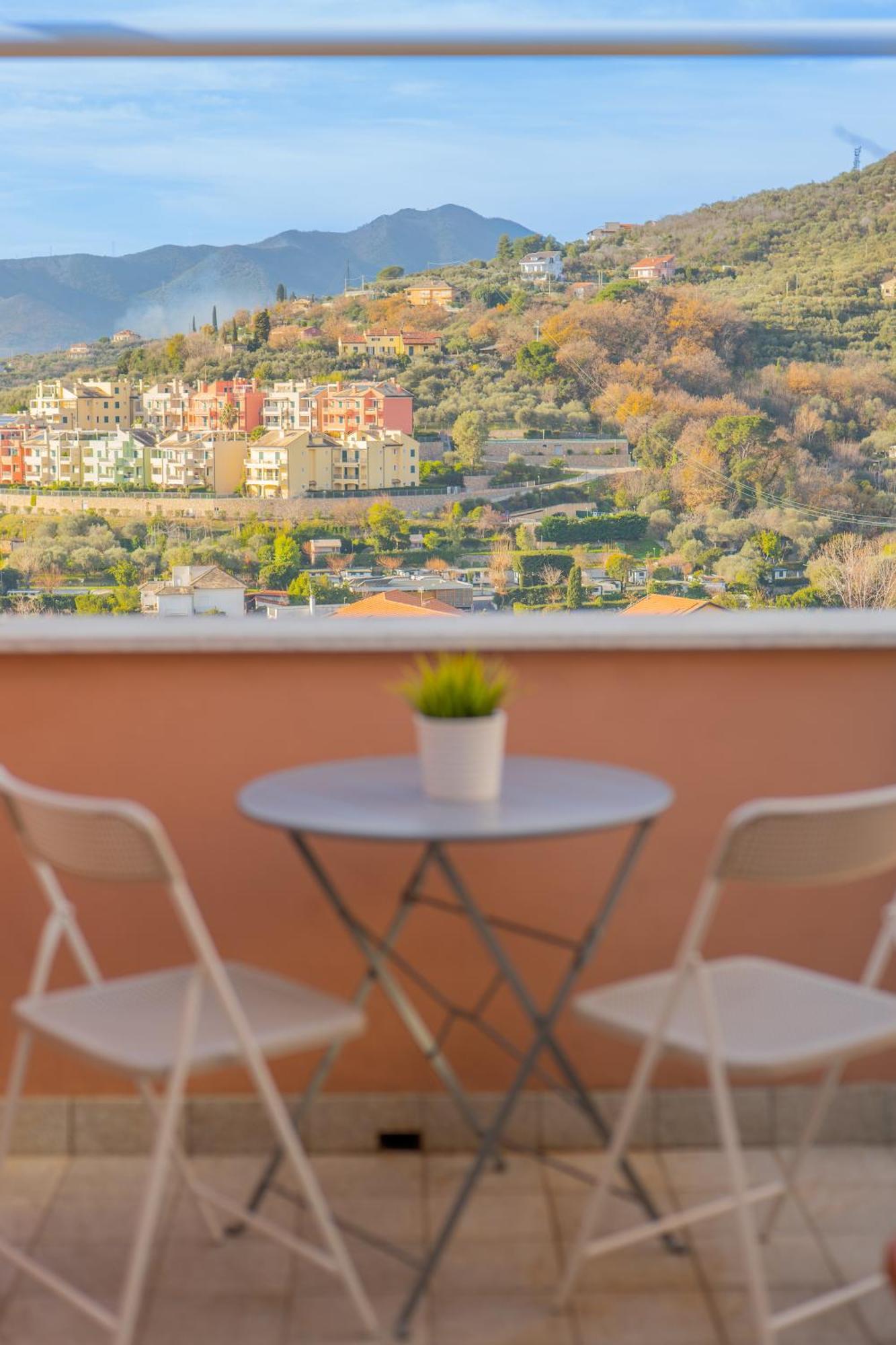 Appartamento Mimosa "A Casa Felice" Pietra Ligure Zewnętrze zdjęcie